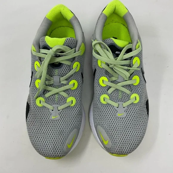 Nike Renew Run Grey Black White Green CW7437-006 Size 7 Men's, 9.5 Women's Wide - Picture 3 of 7
